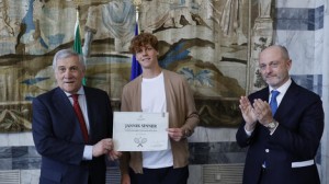 El ministro del Exterior, Antonio Tajani, recibió a Jannik Sinner