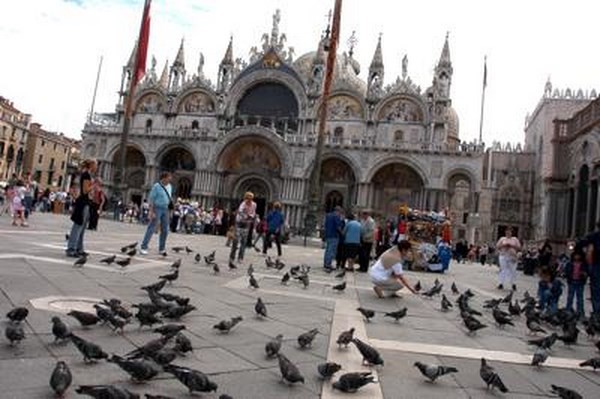 Venezia &#039;scoppia&#039;, l&#039;appello degli albergatori: &quot;Fermare flusso turisti giornalieri&quot;