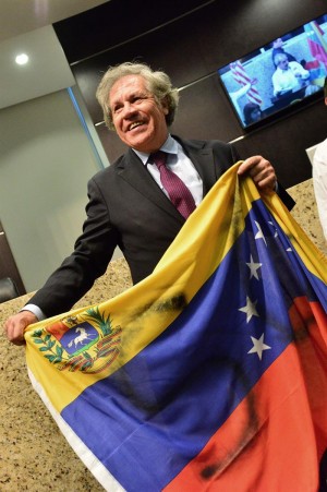 Almagro denuncia que régimen de Maduro “tiene las manos manchadas de sangre”