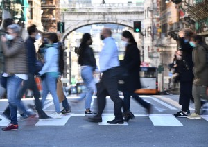 Tornano in arancione 5 regioni. La Sardegna passa al rosso