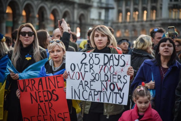 Manifestación en Milán contra la guerra y por la paz en Ucrania