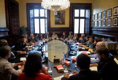 Reunión en Parlamento de Cataluña