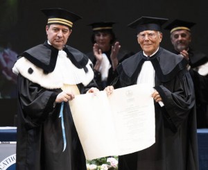 Doctorado honoris causa para Giorgio Armani