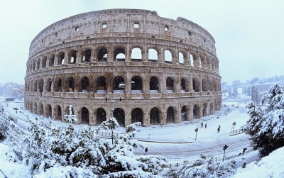 Una intensa nevada cubre a Roma