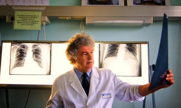 Dedicato a chi è pro-vax a parole e no-vax nei fatti di Prof Umberto Tirelli Direttore Centro Tumori