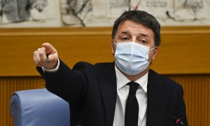 Renzi attacca e chiede un &quot;governo di capaci e meritevoli&quot;