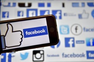 Facebook cancella oltre 500 mln di profili falsi