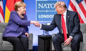 La mossa dei social network contro Trump è un problema. Lo dicono Merkel e l&#039;Ue