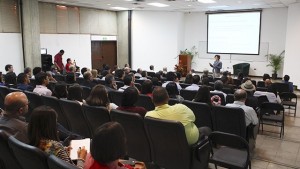 Empresas deben ser más competitivas ante el deterioro en el poder adquisitivo