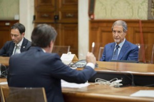 Musumeci: &#039;Dal governo volontà per svuotare gli hotspot di Lampedusa&#039;