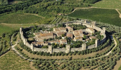 Monteriggioni es un municipio de 8.701 habitantes de la provincia de Siena en la región italiana de Toscana