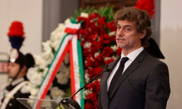 Alberto Angela parla al funerale del padre Piero