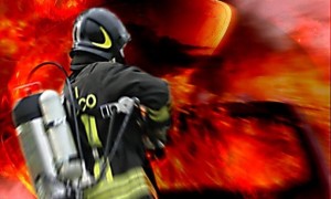 Hotel in fiamme a Roma, 2 feriti e 130 persone evacuate