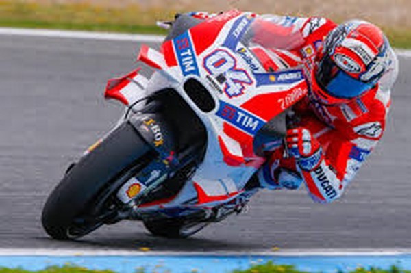 MotoGP: Dovizioso vince in Austria dopo lungo duello con Marquez