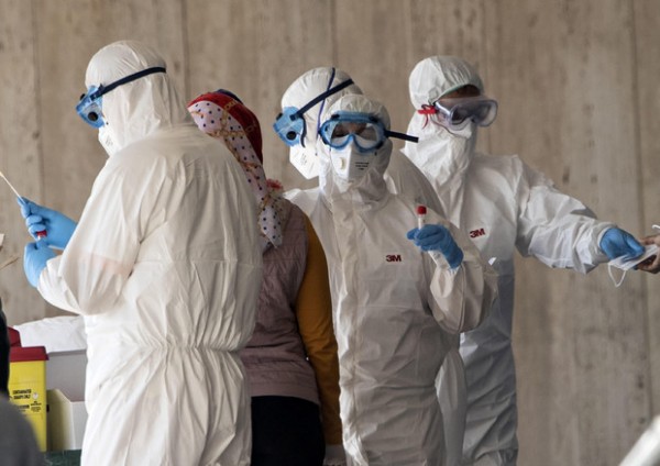 Sono in calo i nuovi malati di Coronavirus. &#039;C&#039;è discesa, mantenere cautela&#039;