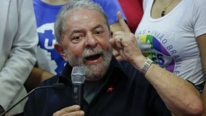 Lula da Silva ex presidente Brasile accusato di essere al vertice del sistema corruttivo dietro lo scandalo Petrobras