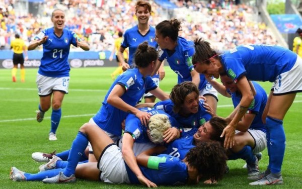 Mundial Femenino Italia a cuartos de final 2:0 a China