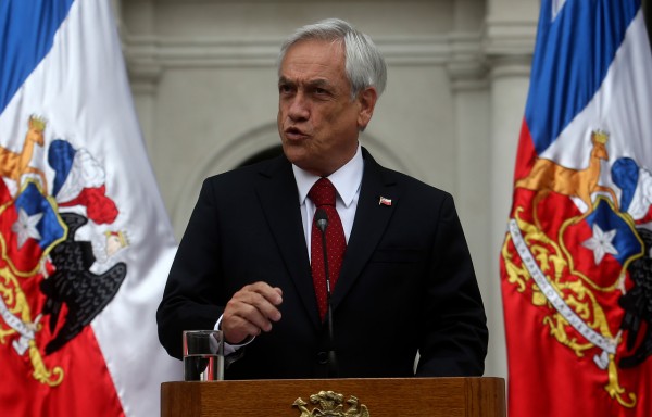 Presidente Sebastián Piñera pide a todos sus ministros poner sus cargos a disposición