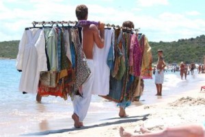 Multe a chi acquista in spiaggia