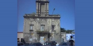 Taranto – Il Comune vuole recuperare il palazzo D’Ayala? Gianni Liviano plaude e puntualizza