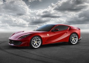 Ese alegre momento cuando Ferrari presenta un nuevo carro: Maravíllate con el 812 Superfast