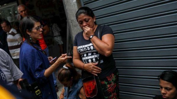 Venezuela, bomba lacrimogena in un locale: strage a Caracas 17 morti, 8 sono minorenni