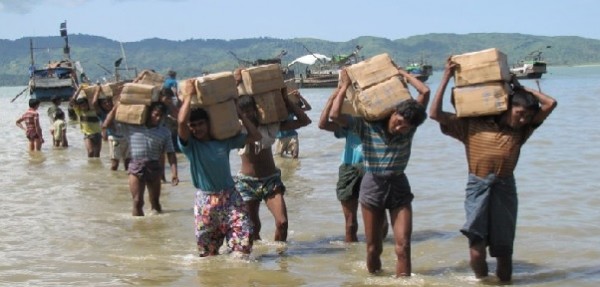 Myanmar, al via missione umanitaria della Malesia per i Rohingya
