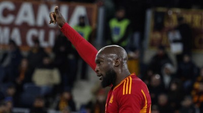 Roma gana con el debut del DT