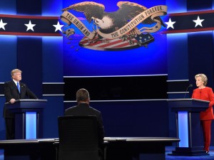 Washington  - Vince Hillary l&#039;incontro con Trump, ma chi è questo bluff riccone?