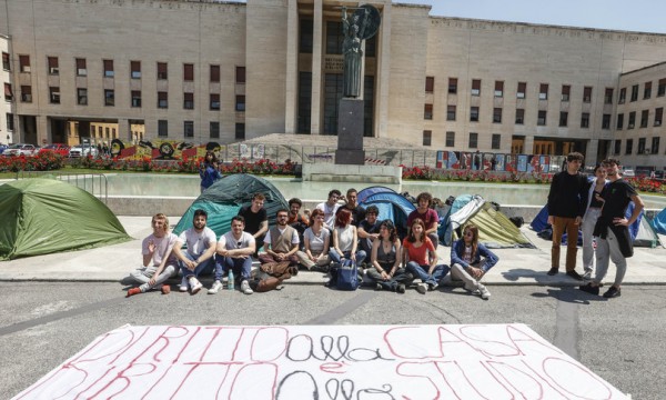 Caro affitti, il governo Meloni sblocca 660 milioni per nuovi posti letto