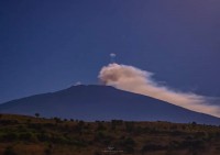 Sbuffi di fumo sull&#039;Etna