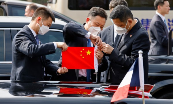 Funzionari cinesi preparano l&#039;arrivo del presidente francese Macron a Pechino 