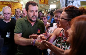 Salvini a Berlusconi: &quot;Non abbiamo bisogno di alleanze&quot; Zaia: &quot;Tutti in strada e pronti per la rivoluzione&quot;