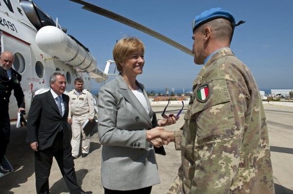 Polemiche per l&#039;invio di 140 soldati italiani in Lettonia Grillo: &quot;Il governo ci trascina verso la guerra&quot;