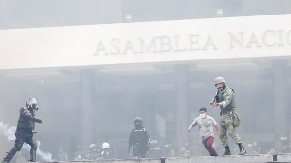 Ecuador nel caos: due morti e quasi 600 arresti durante le proteste antigovernative