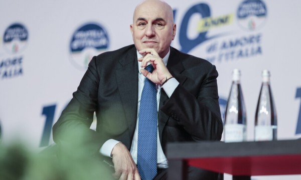 Guido Crosetto ministro della Difesa italiano