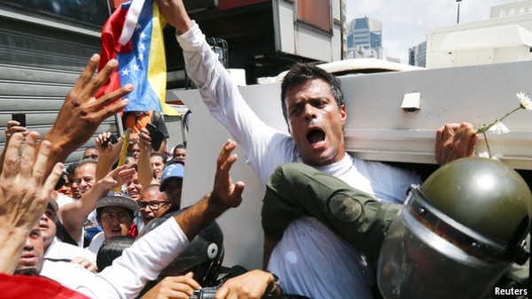 Venezuela, il grido d&#039;aiuto del leader dell&#039;opposizione Leopoldo Lopez: &quot;Mi torturano&quot;