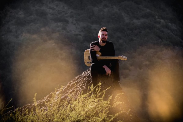 Eduardo Navarro, guitarrista de Lebronch, lanza su primer disco como solista