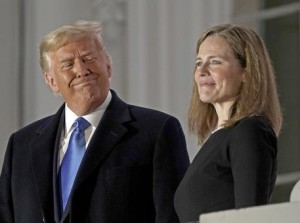 Usa, la conservatrice, Cattolica Amy Barrett è il nuovo giudice della Corte suprema, vittoria di Trump