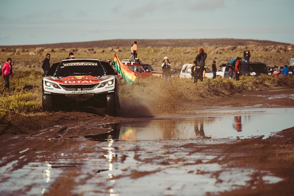 Landslide and heavy floods halt ninth stage of Dakar Rally