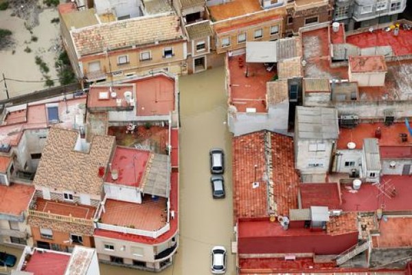 Inundaciones, caos y muerte en España Ríos desbordados y poblaciones arrasadas. Impiadosa gota fría