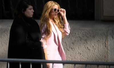 Shakira esce dal tribunale a Barcellona