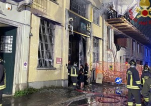 Incendio tre cittadini cinesi hanno perso la vita nell&#039;incendio dello show room di un magazzino in via Ermenegildo Cantoni a Milano