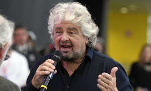 Grillo chiude alla possibilità di togliere il vincolo del doppio mandato