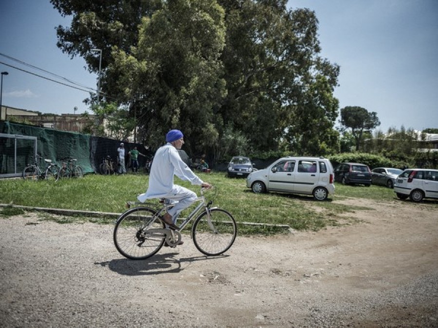 Storia di 7 indiani sikh che hanno fatto arrestare il loro caporale