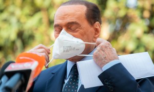 &quot;Per battere il Covid serve uno sforzo comune&quot;, dice Berlusconi