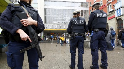 German police carry out terror raids