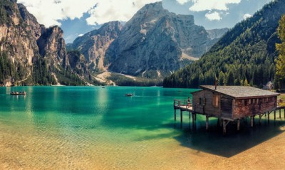 Lago di Braies, conocido por la serie de televisión A un Passo dal Paradiso de Rai