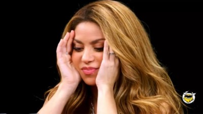 Shakira reacciona a sus canciones de años atrás