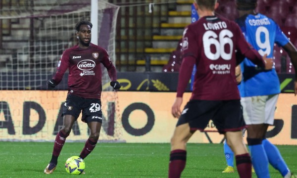 Boulaye Dia durante una partita del campionato di serie A